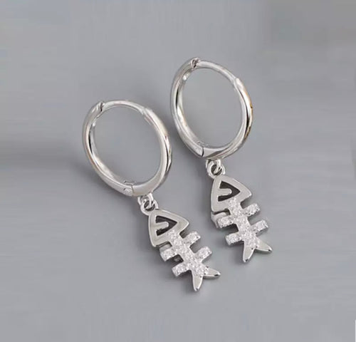 Trisha • Silver Huggies