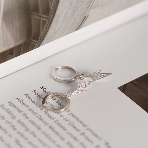 Saura • Silver Huggies