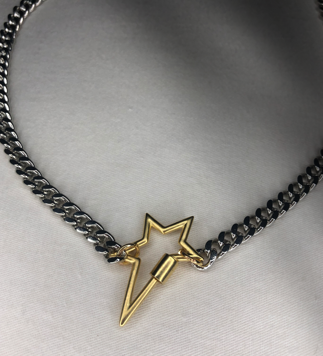 Lorda • Necklace with star lock
