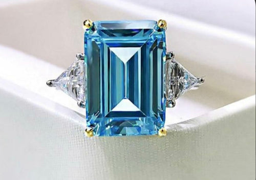 Diana Spencer • Aquamarine Ring